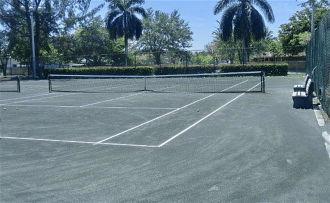 Tennis Court at Lakeshore Park